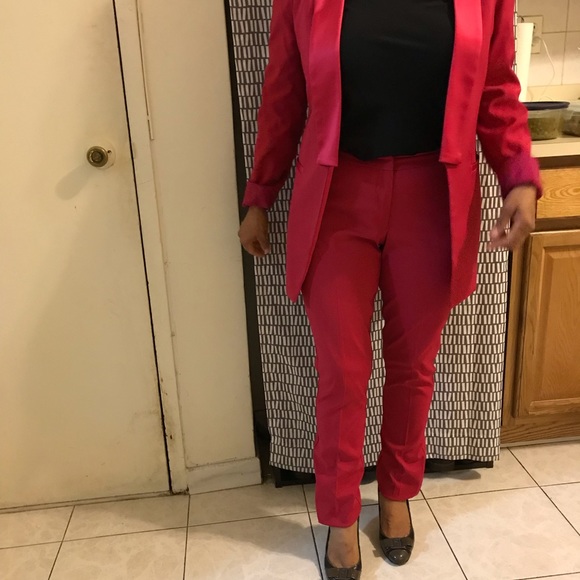 Two piece Suit - Picture 2 of 11